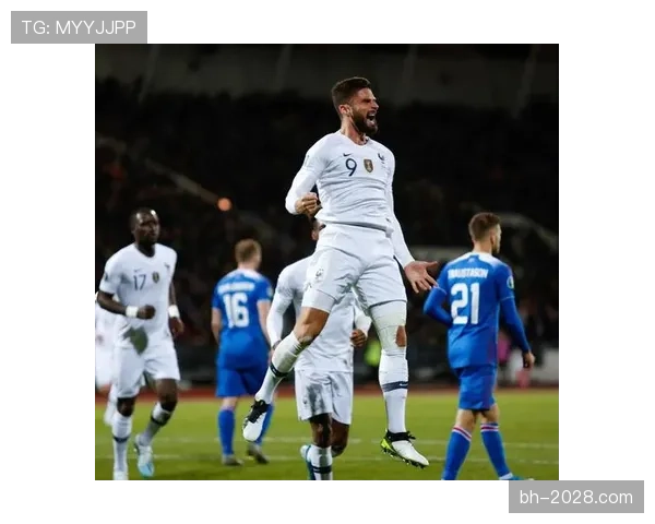 吉鲁与本泽马：支点中锋与游弋前锋的终结模式差异